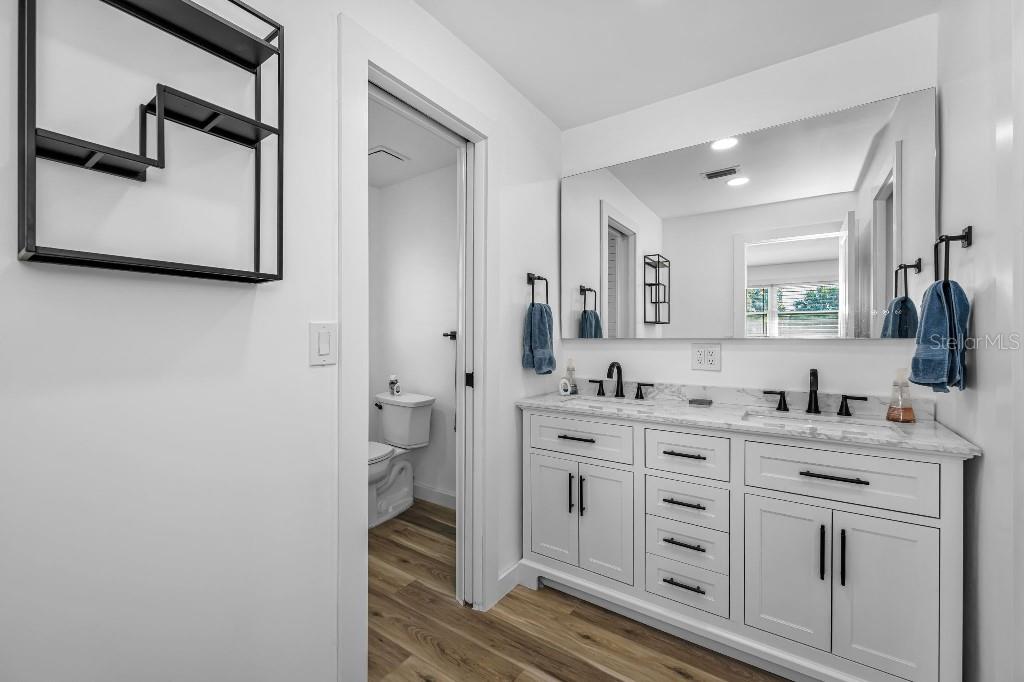 Image 26 of 35 For 60 Kipling Plaza