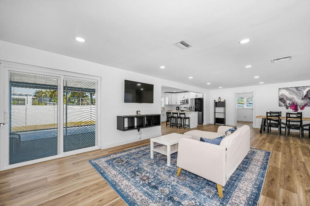 Image 6 of 35 For 60 Kipling Plaza