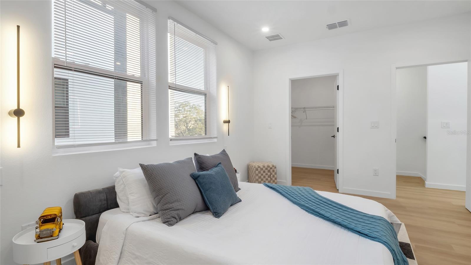 Image 27 of 43 For 2108 4th Street S