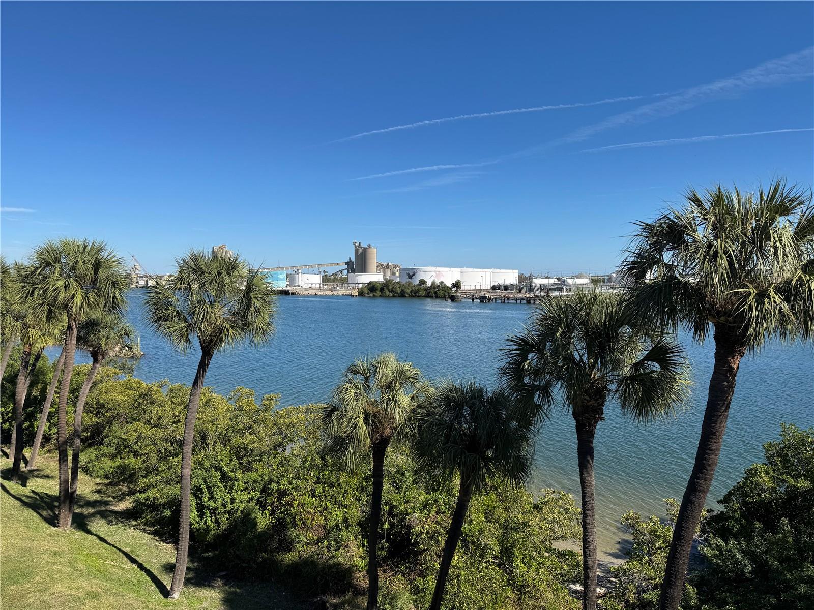 Image 25 of 75 For 1420 Harbour Walk Road