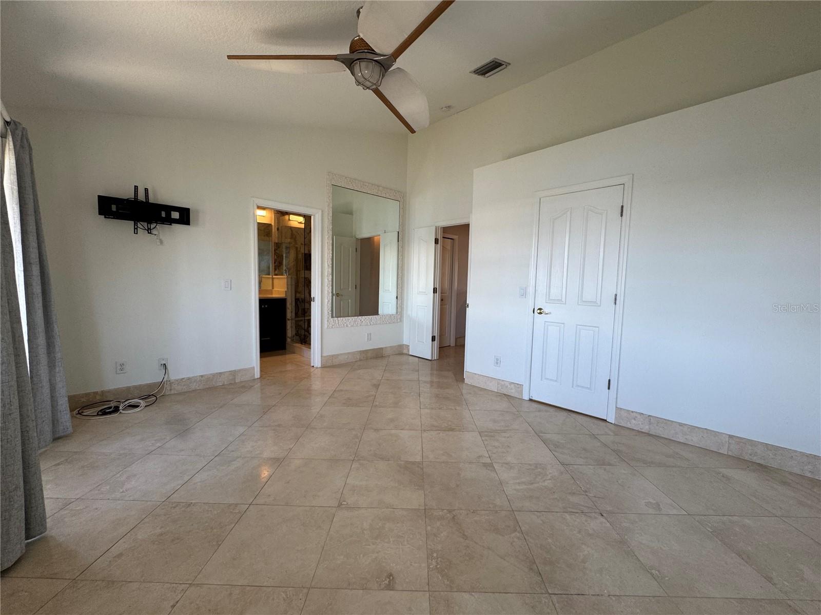 Image 28 of 75 For 1420 Harbour Walk Road