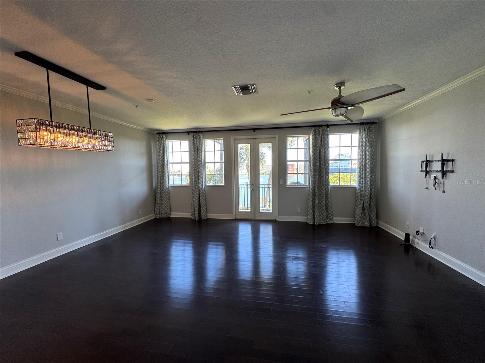 Image 8 of 75 For 1420 Harbour Walk Road