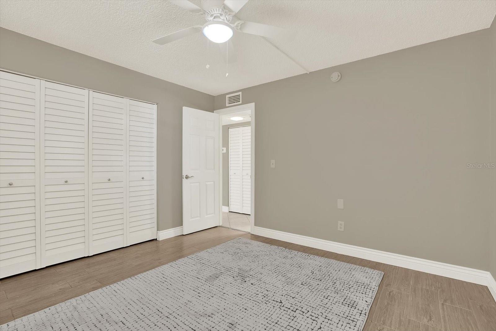 Image 17 of 18 For 7625 Sun Island Drive S 107