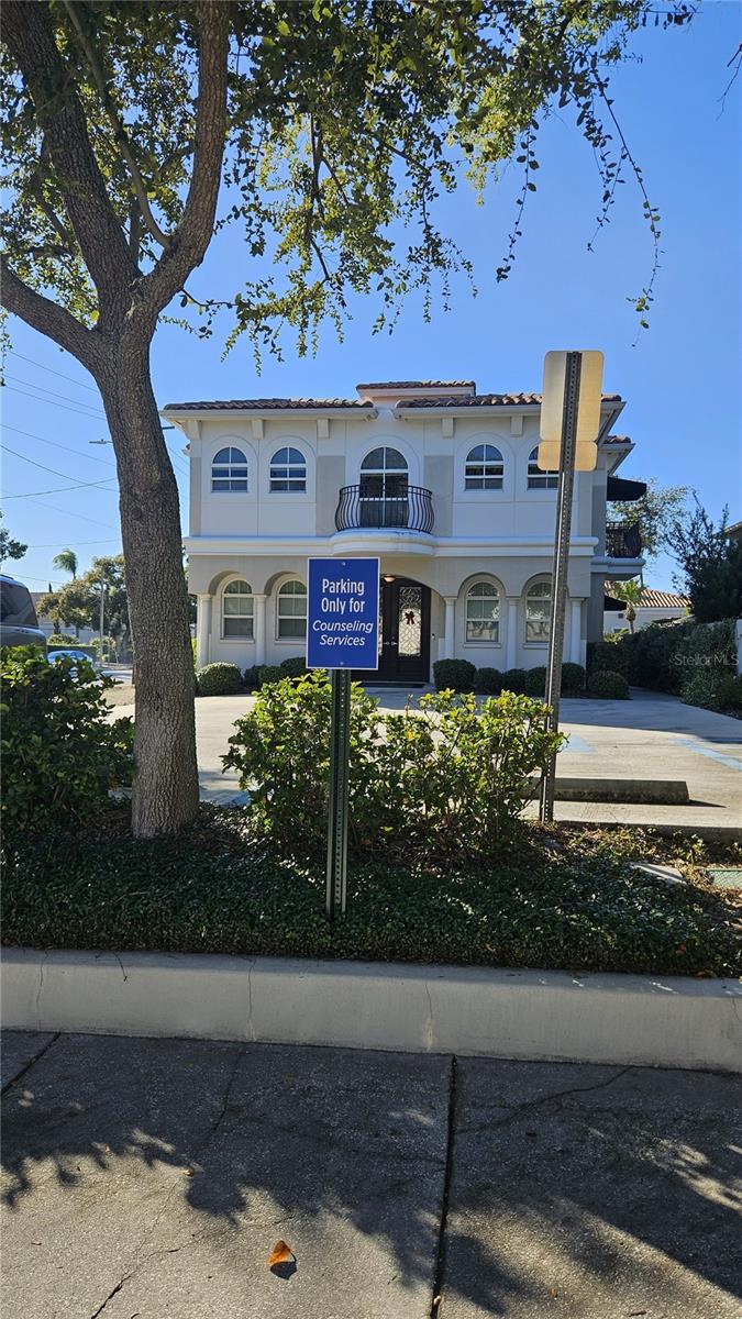 Image 27 of 30 For 3001 Azeele Street