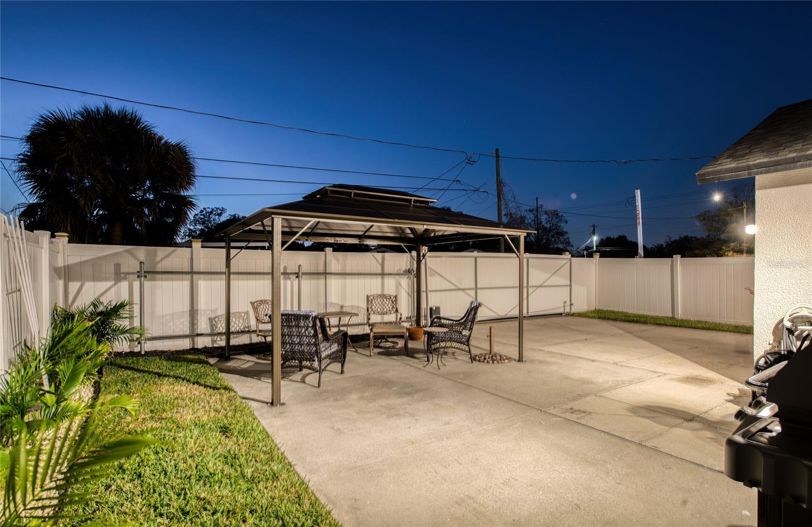 Image 10 of 52 For 625 Folsom Street S