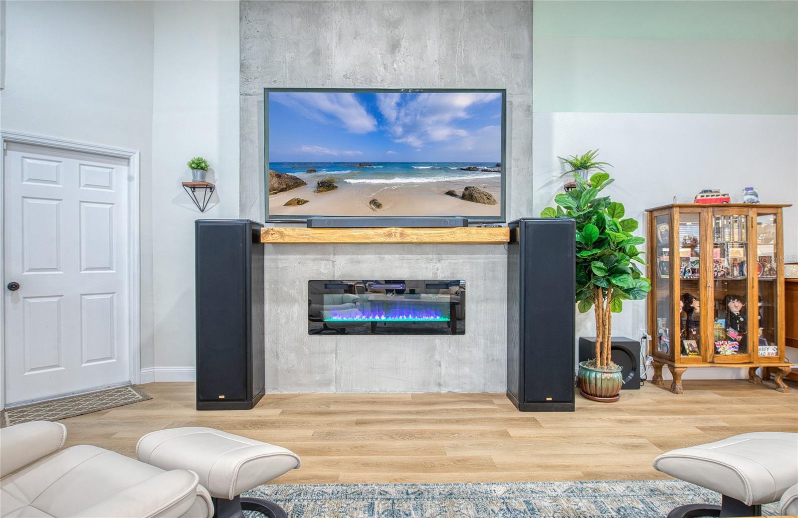 Image 14 of 52 For 625 Folsom Street S