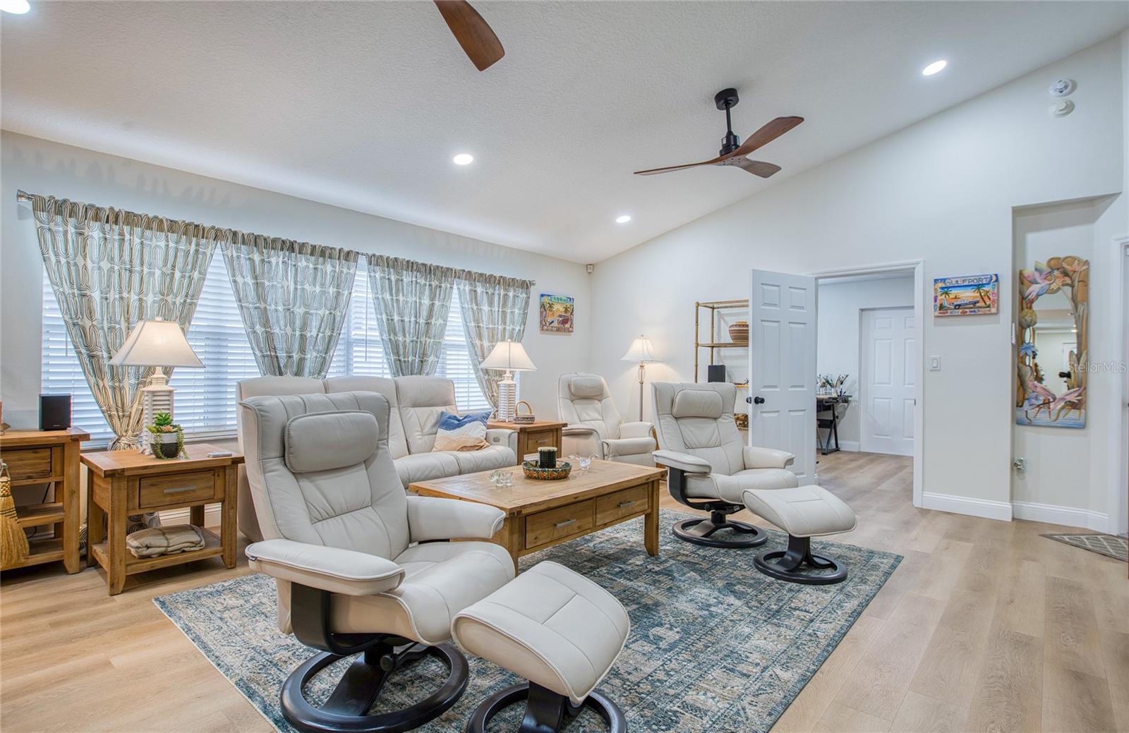 Image 30 of 52 For 625 Folsom Street S