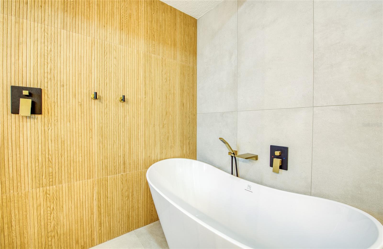 Image 41 of 52 For 625 Folsom Street S