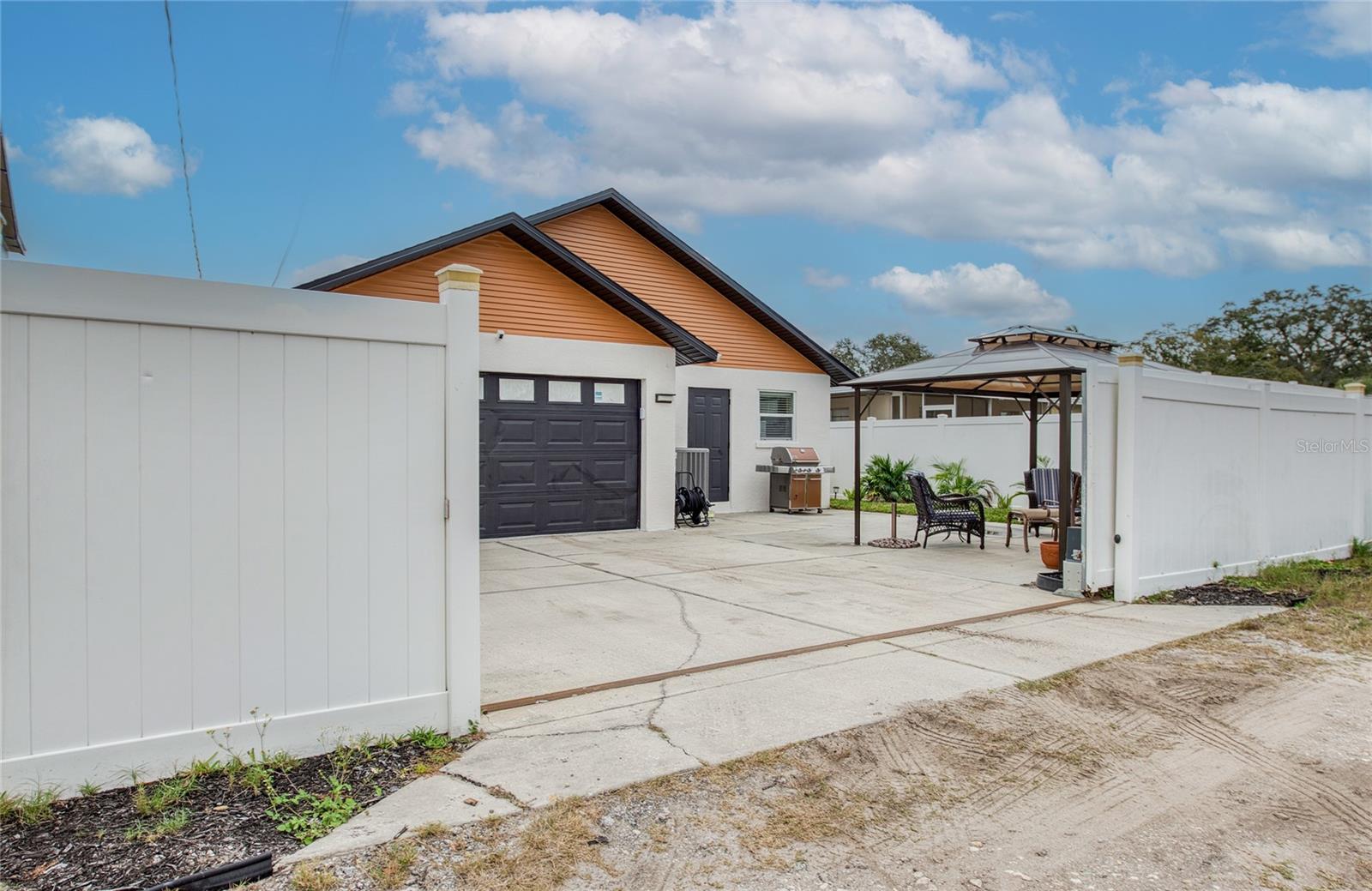 Image 6 of 52 For 625 Folsom Street S