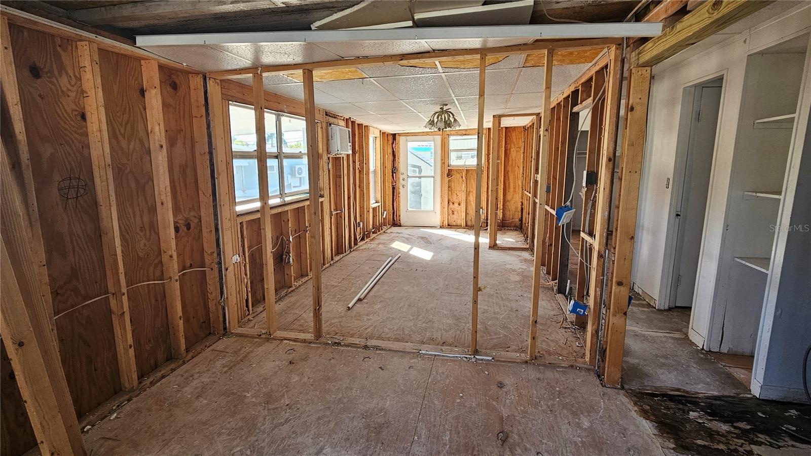 Listing photo id 6 for 4330 86th Lane N 56