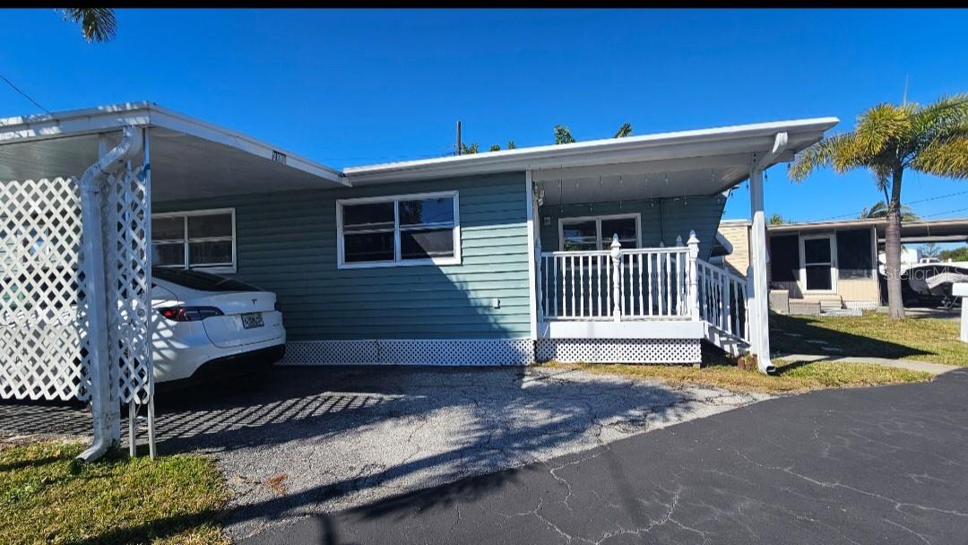 Listing photo id 7 for 4330 86th Lane N 56