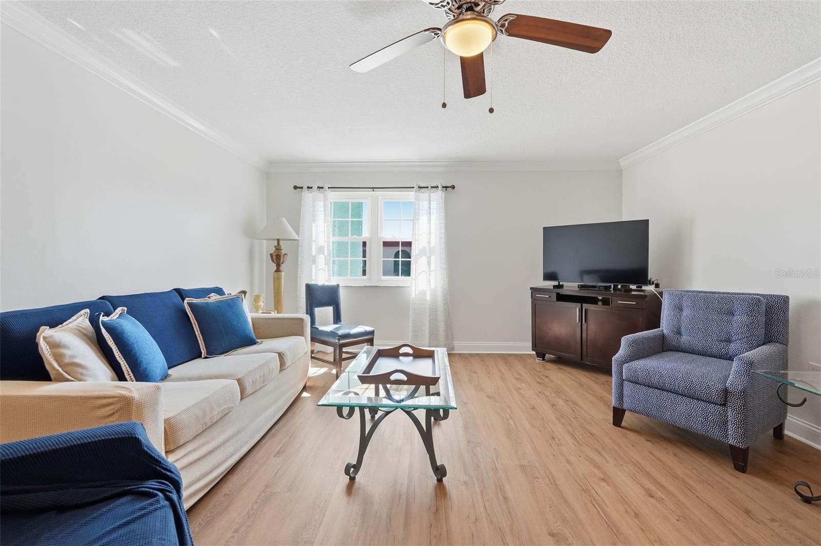 Image 10 of 38 For 1706 Belleair Forest Drive 234