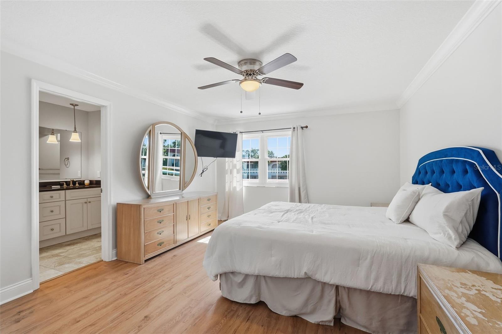 Image 13 of 38 For 1706 Belleair Forest Drive 234