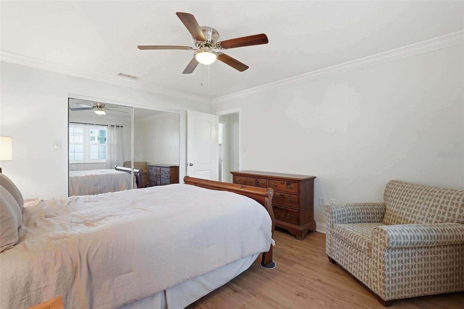 Image 19 of 38 For 1706 Belleair Forest Drive 234