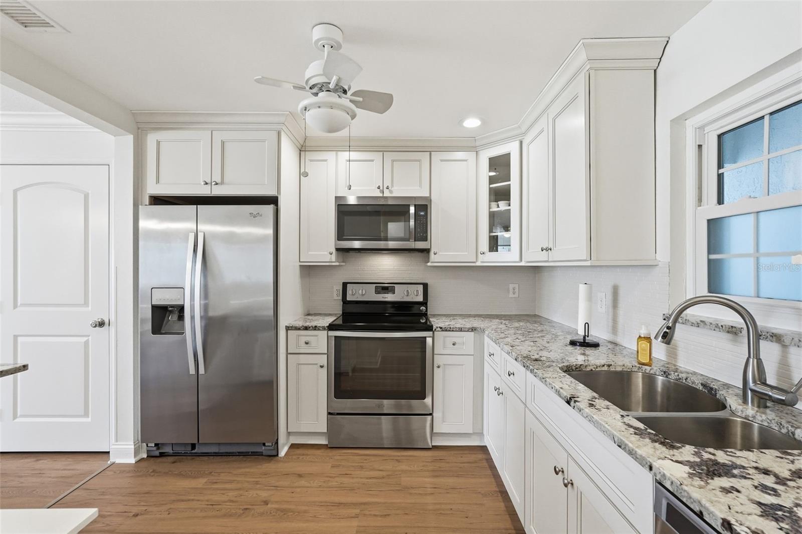 Image 3 of 38 For 1706 Belleair Forest Drive 234