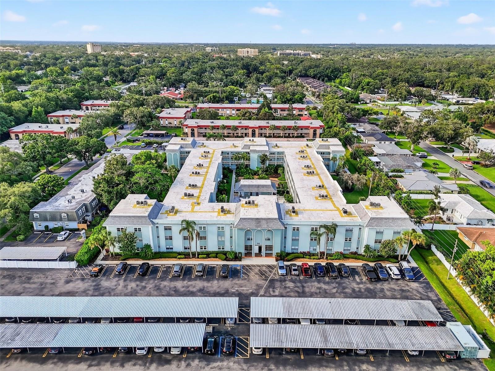 Image 31 of 38 For 1706 Belleair Forest Drive 234