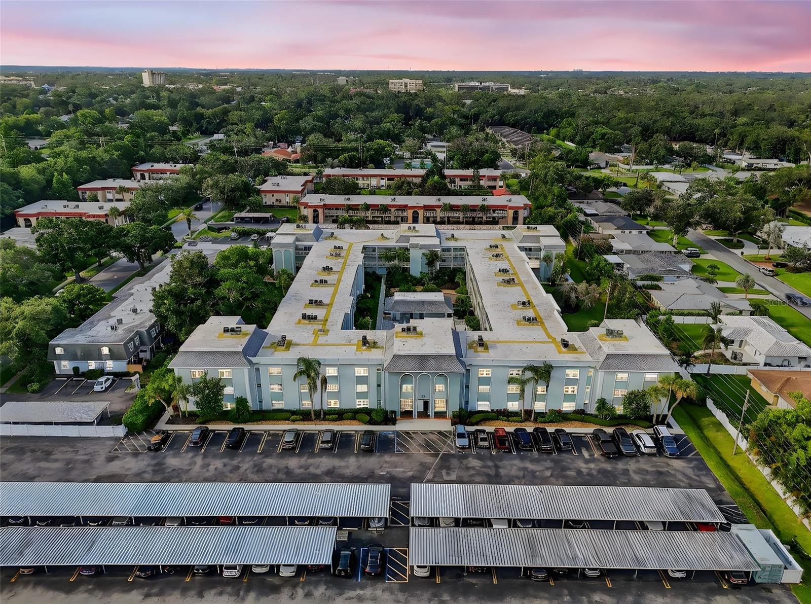 Image 32 of 38 For 1706 Belleair Forest Drive 234