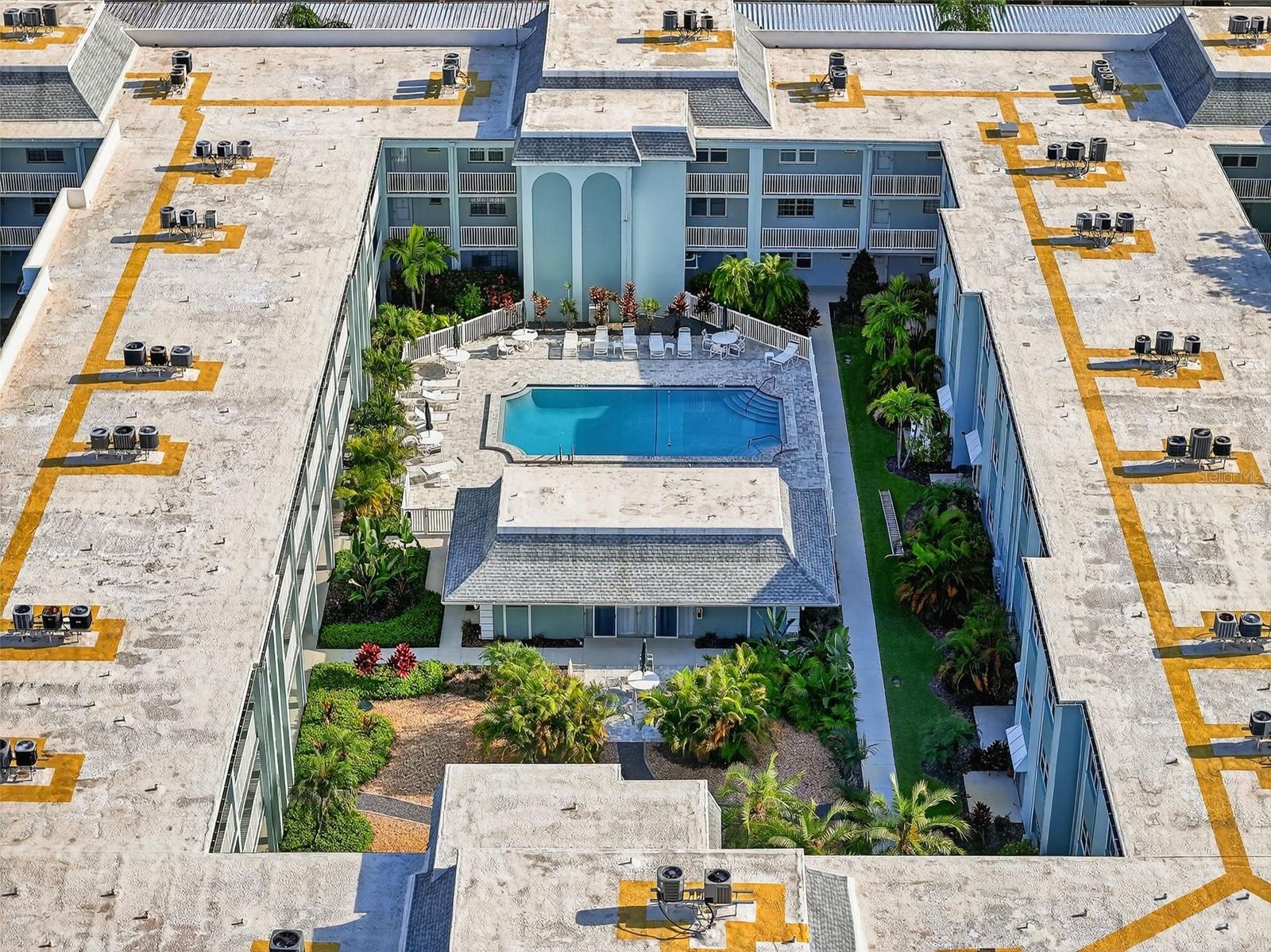 Image 35 of 38 For 1706 Belleair Forest Drive 234