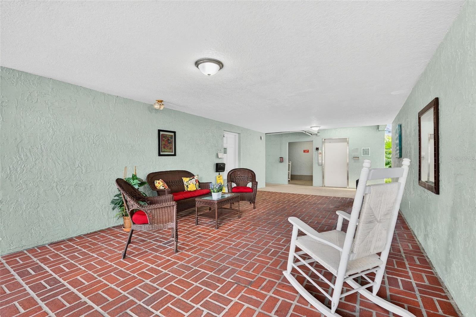 Image 36 of 38 For 1706 Belleair Forest Drive 234