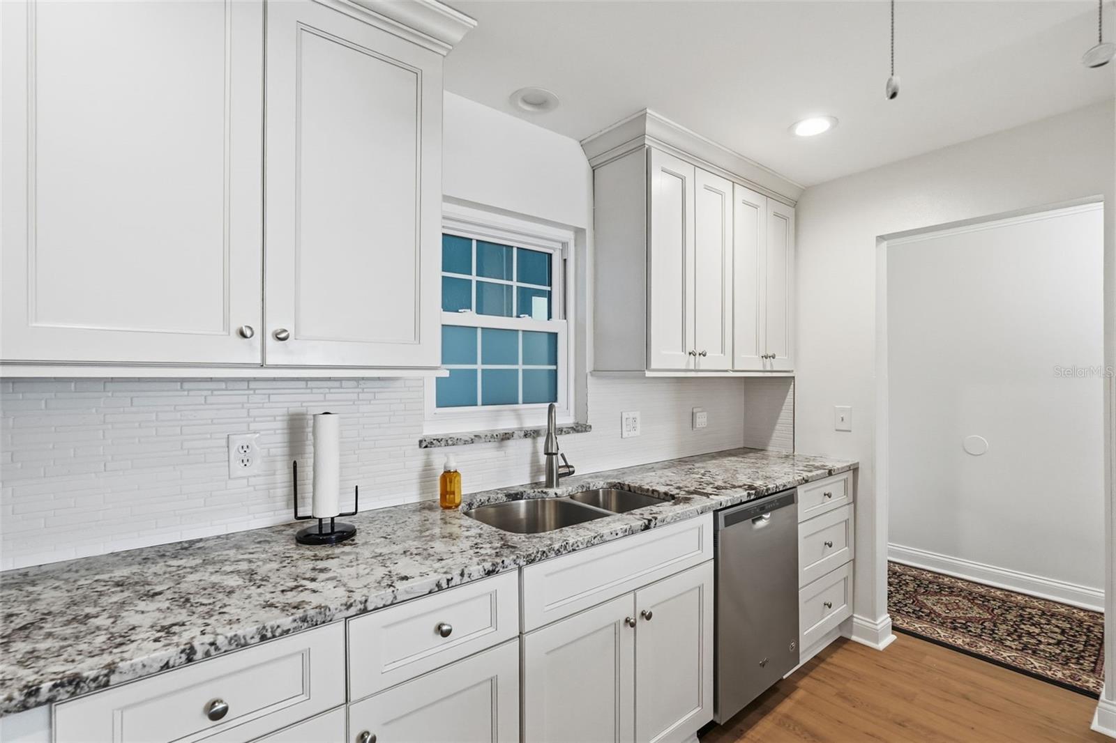 Image 4 of 38 For 1706 Belleair Forest Drive 234