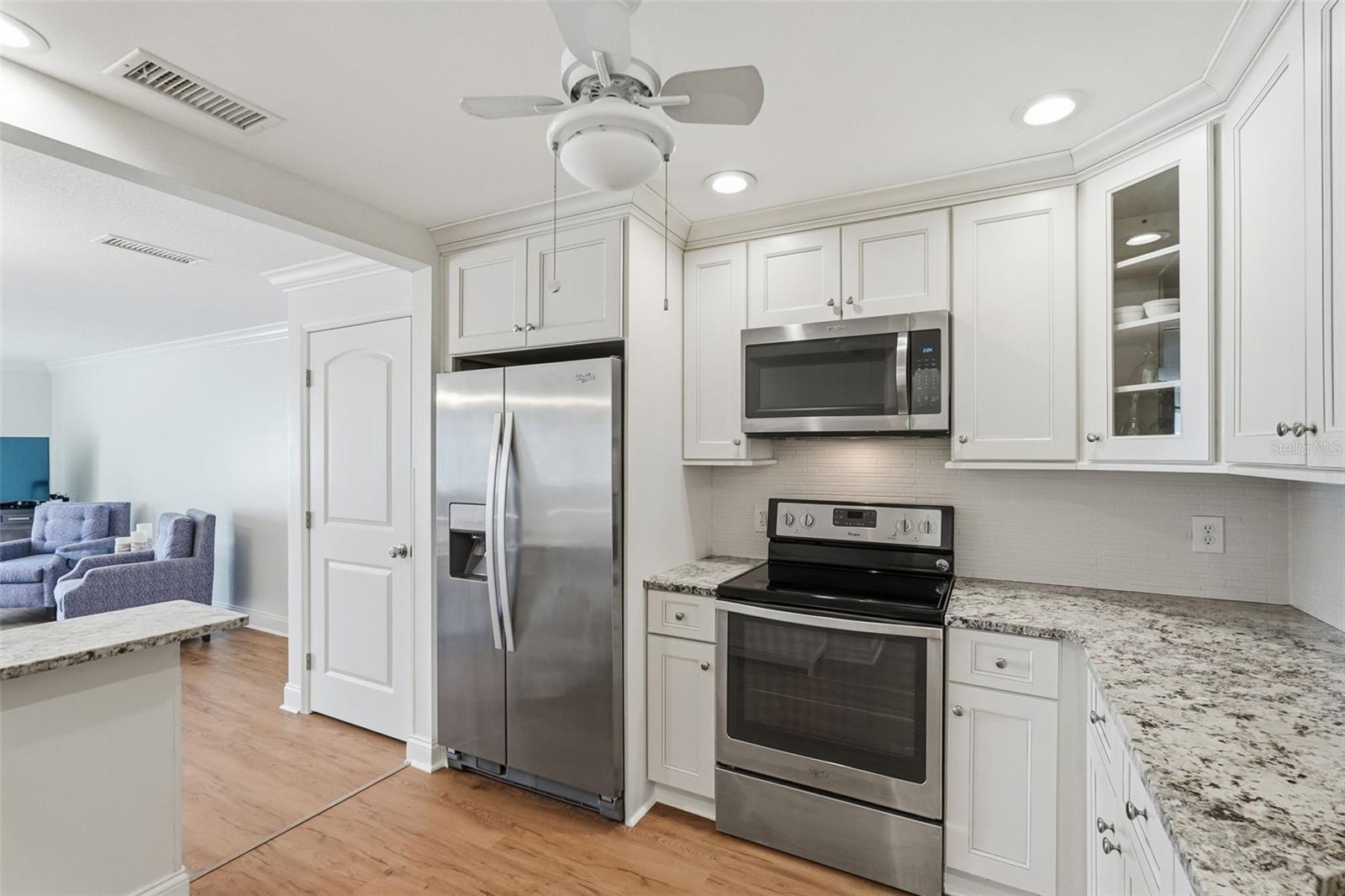 Image 5 of 38 For 1706 Belleair Forest Drive 234