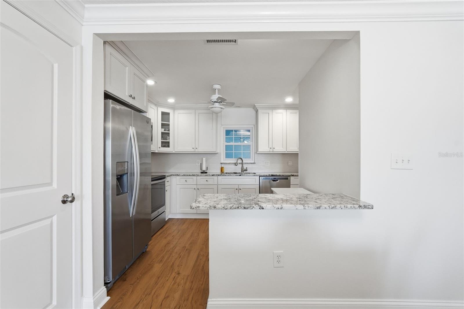 Image 7 of 38 For 1706 Belleair Forest Drive 234