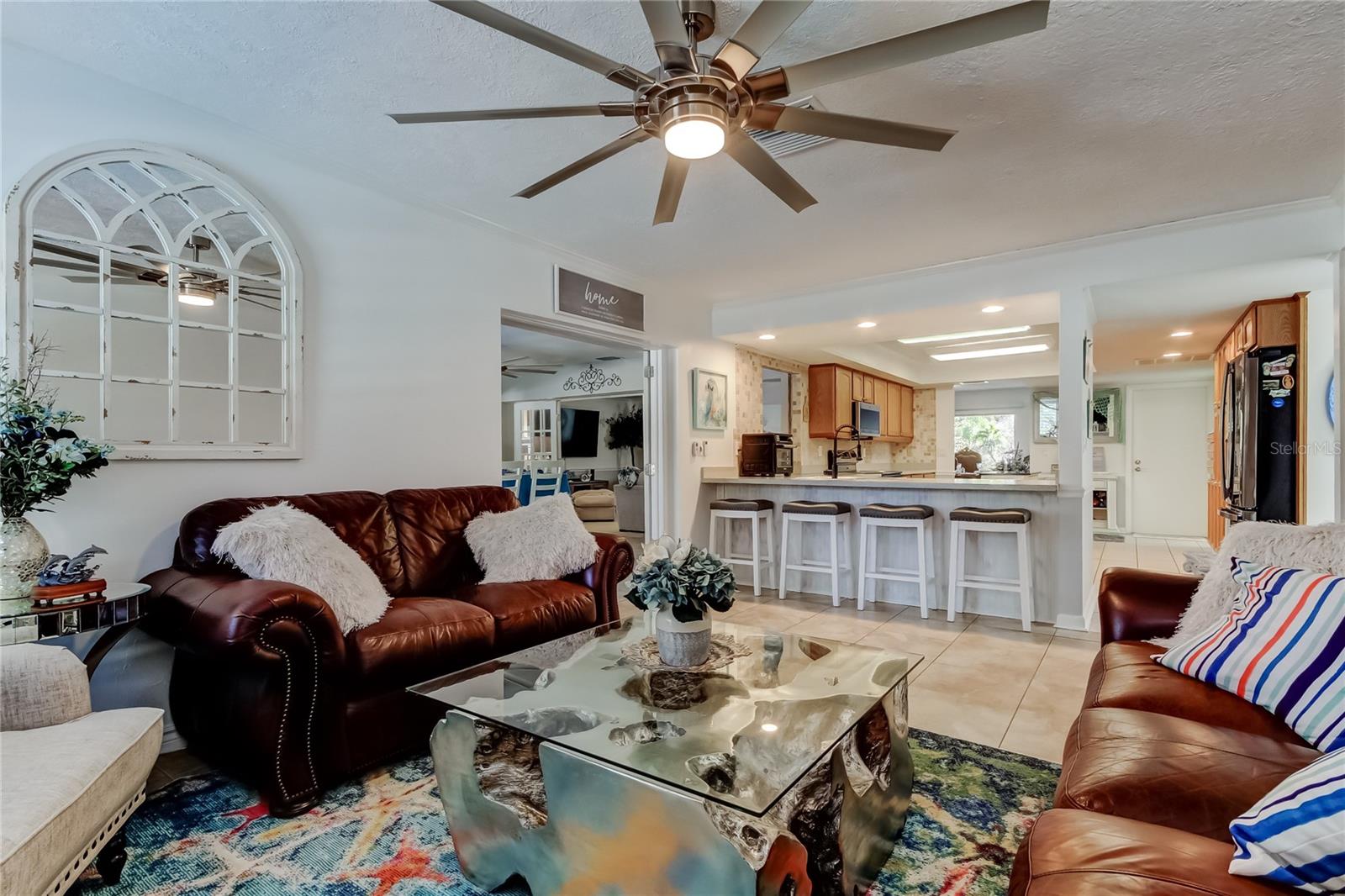 Listing photo id 22 for 2686 Clubhouse Drive S