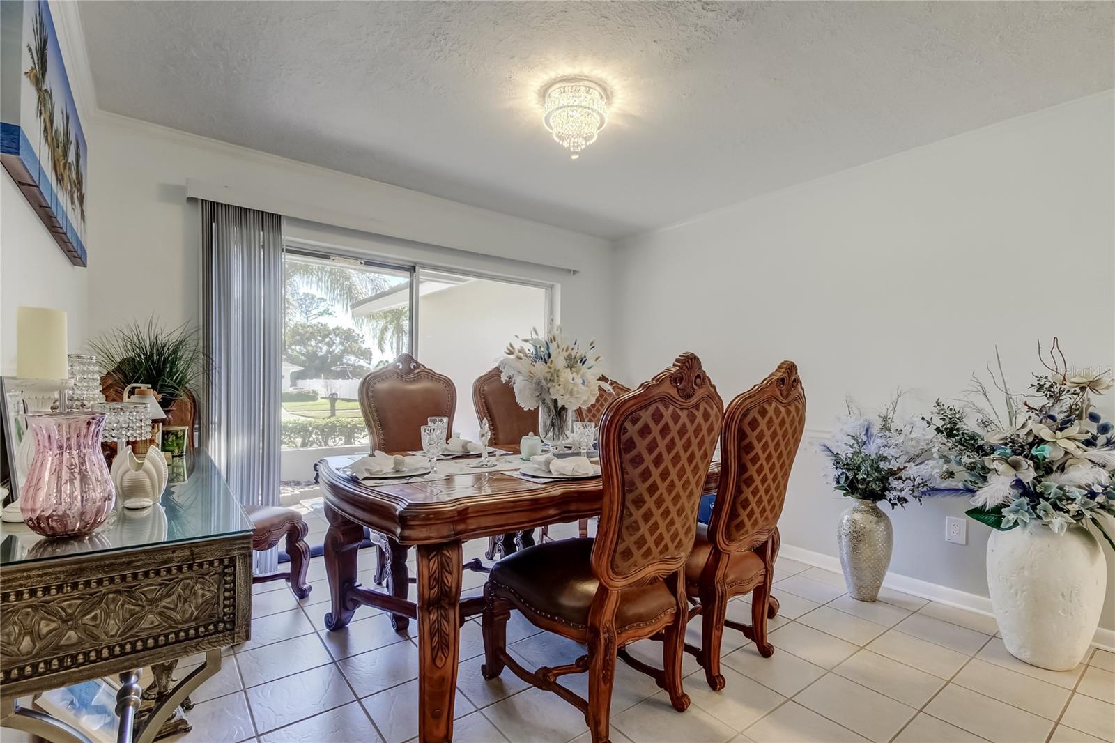 Listing photo id 30 for 2686 Clubhouse Drive S