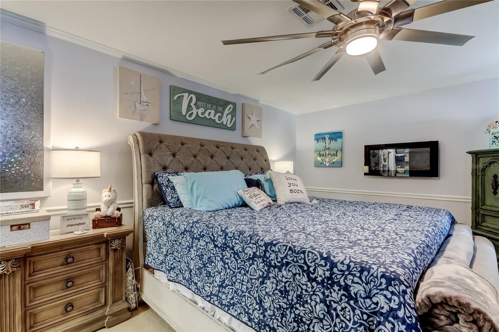 Listing photo id 31 for 2686 Clubhouse Drive S