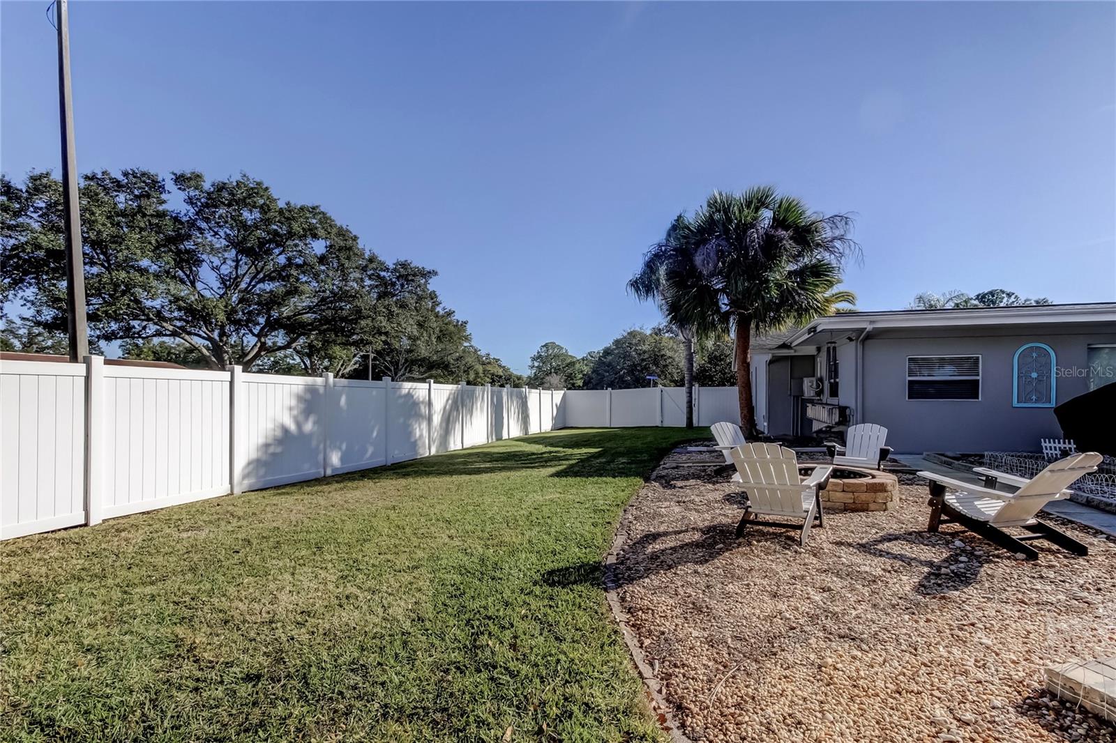 Listing photo id 40 for 2686 Clubhouse Drive S