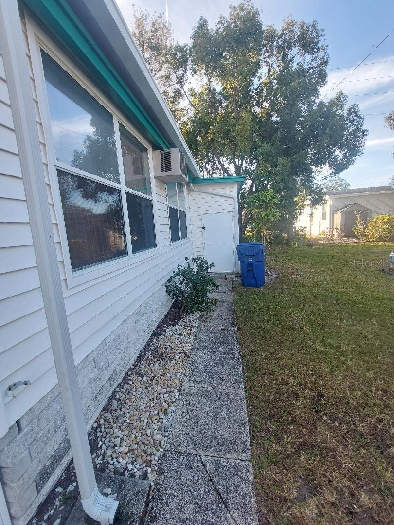 Image 5 of 17 For 216 Independence Avenue 15