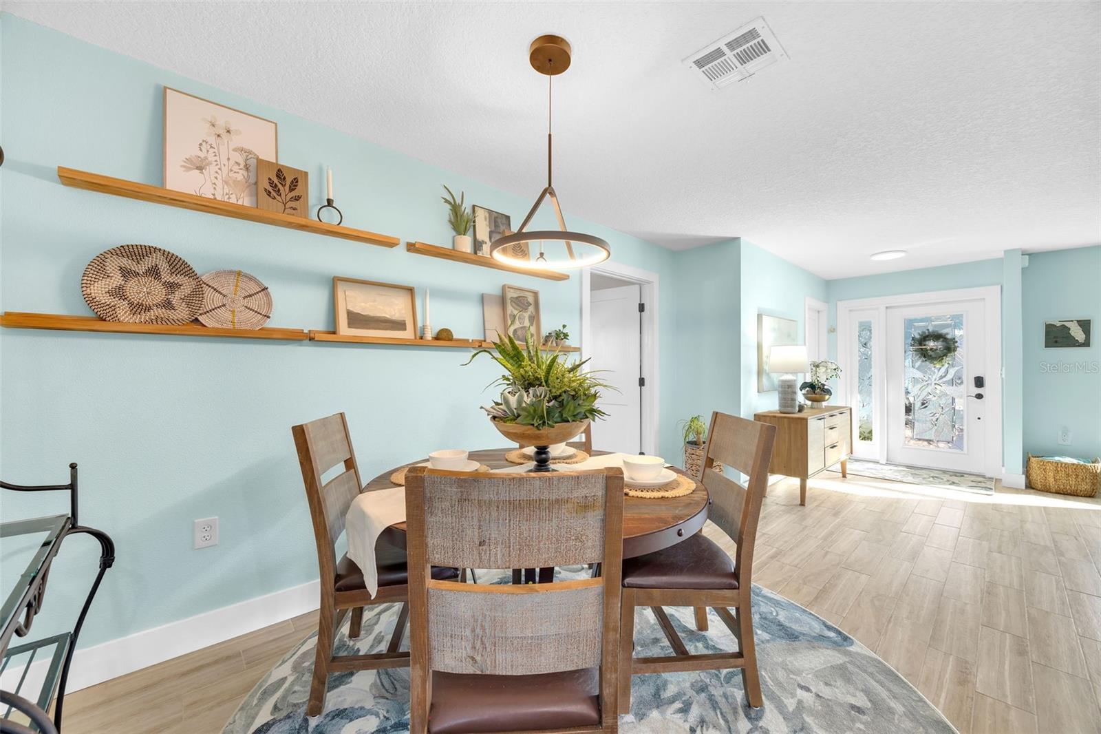 Image 17 of 78 For 1015 Spindle Palm Way