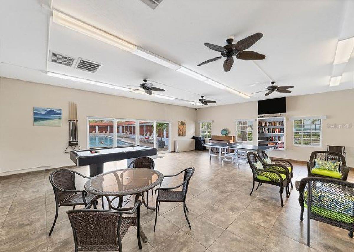 Image 8 of 10 For 6154 Midnight Pass Road C06