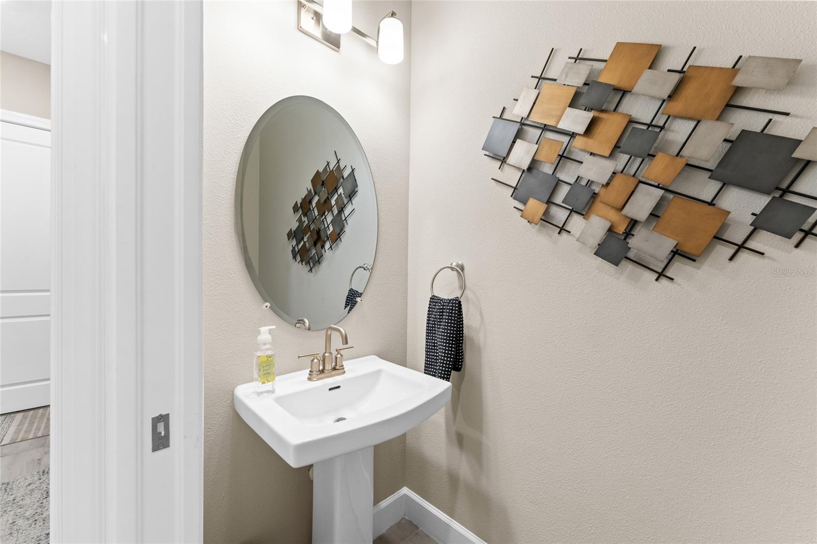 Image 32 of 64 For 4547 Crestpoint Way