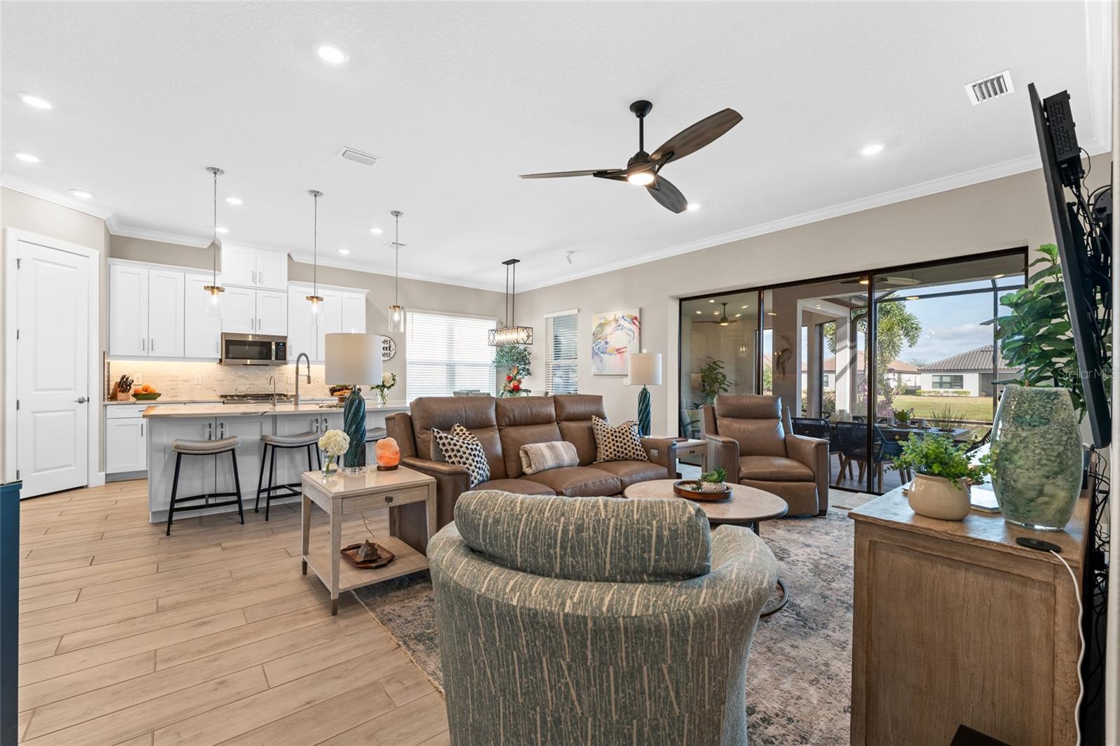 Image 8 of 64 For 4547 Crestpoint Way