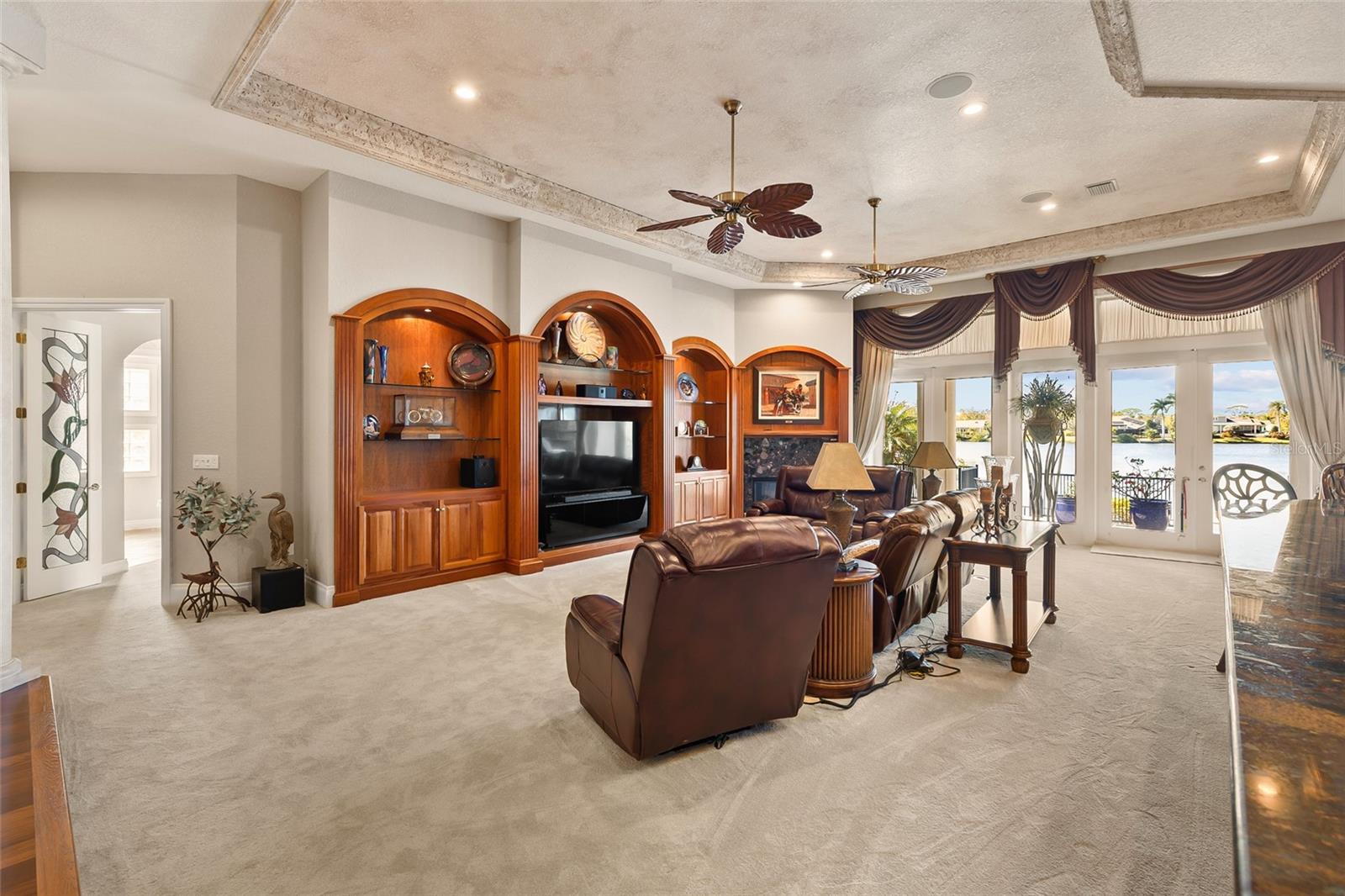 Listing photo id 12 for 8402 Tallahassee Drive Ne