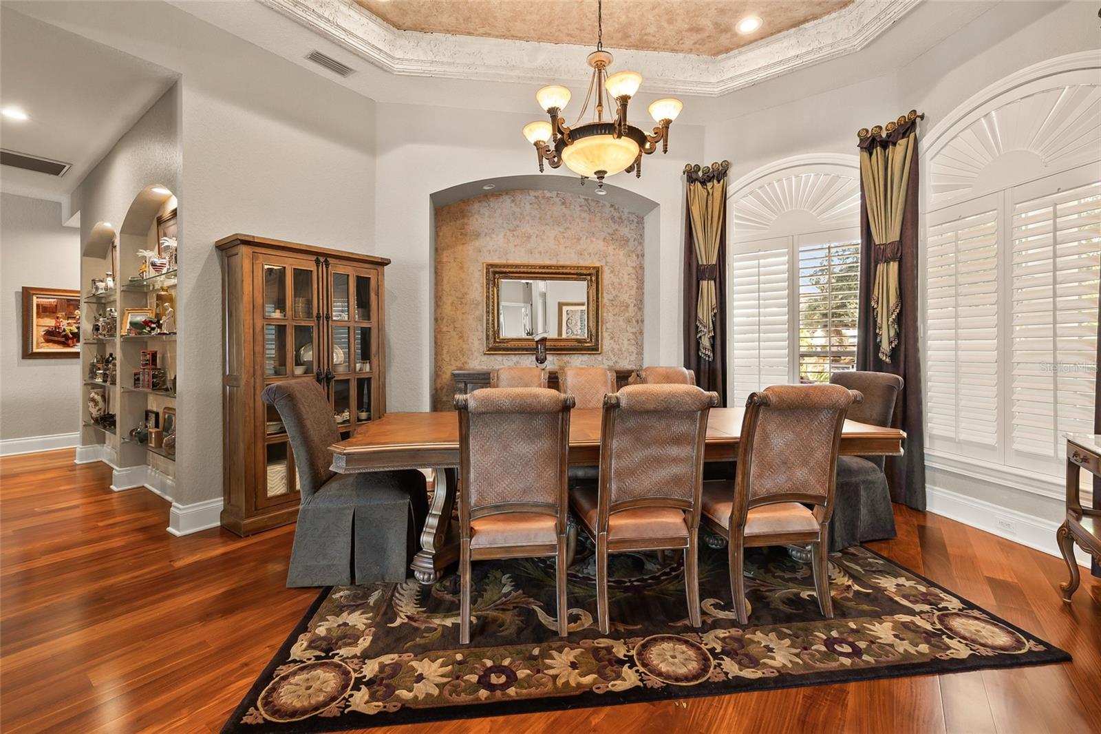 Listing photo id 14 for 8402 Tallahassee Drive Ne