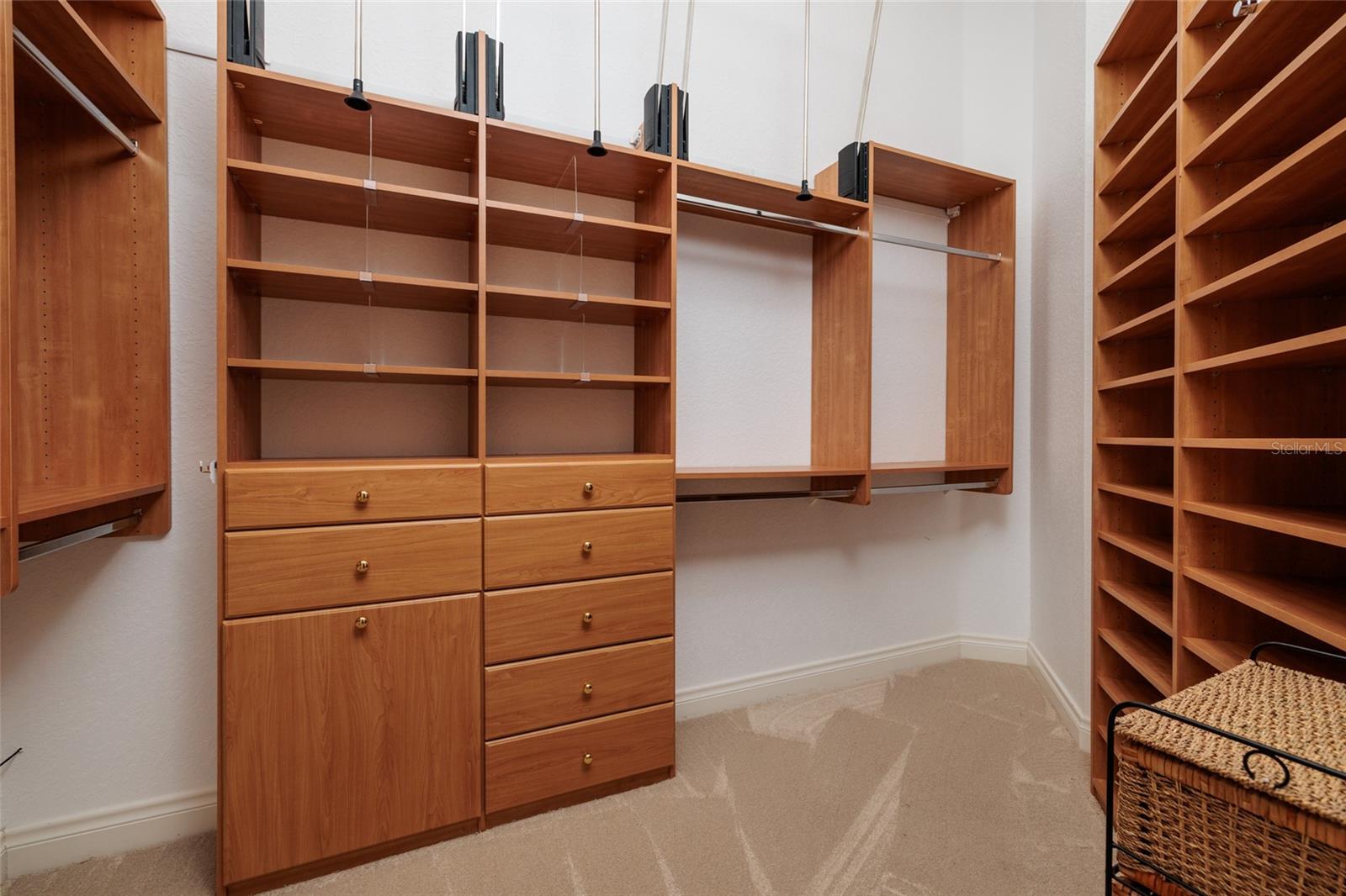 Listing photo id 24 for 8402 Tallahassee Drive Ne