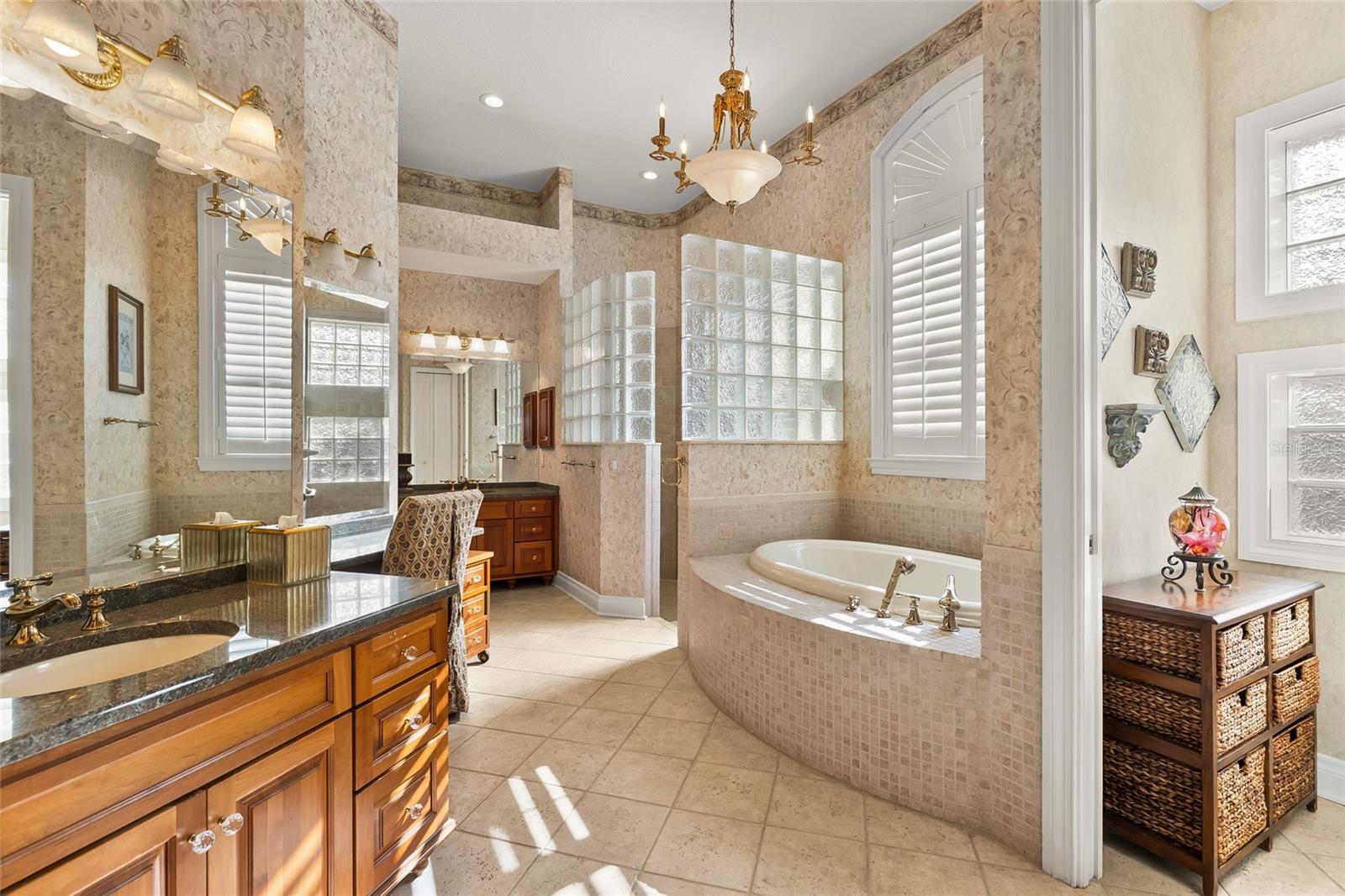 Listing photo id 28 for 8402 Tallahassee Drive Ne