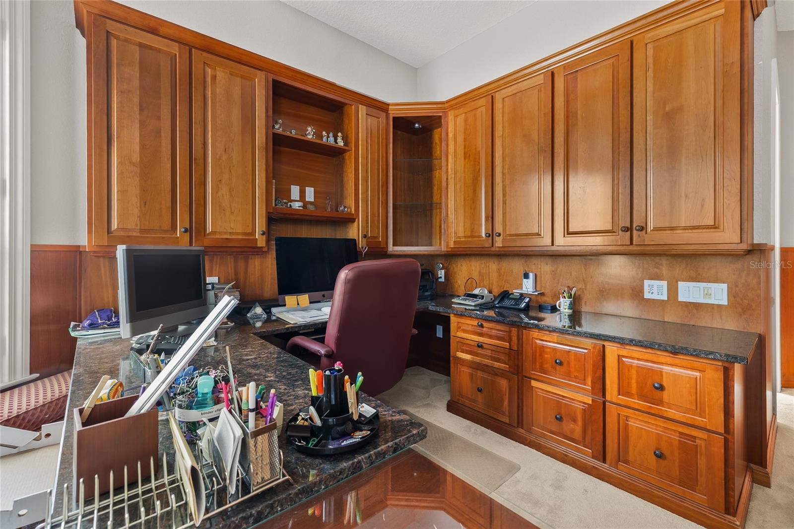 Listing photo id 31 for 8402 Tallahassee Drive Ne