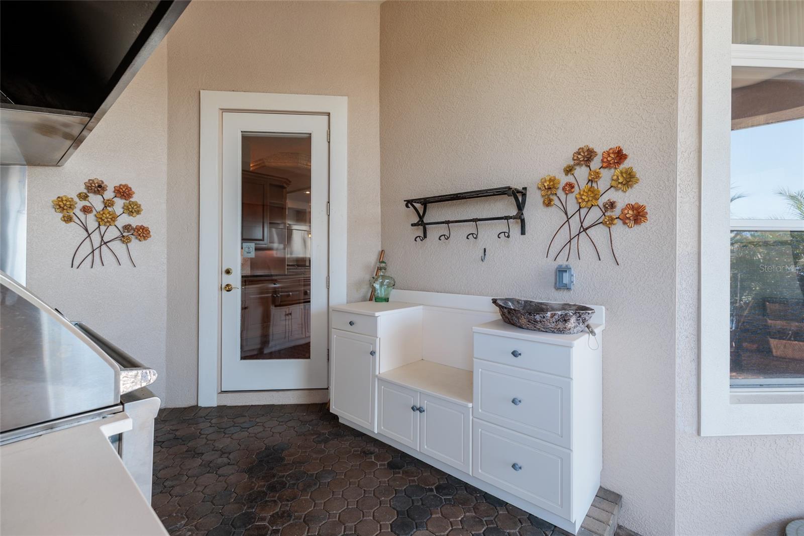 Listing photo id 39 for 8402 Tallahassee Drive Ne