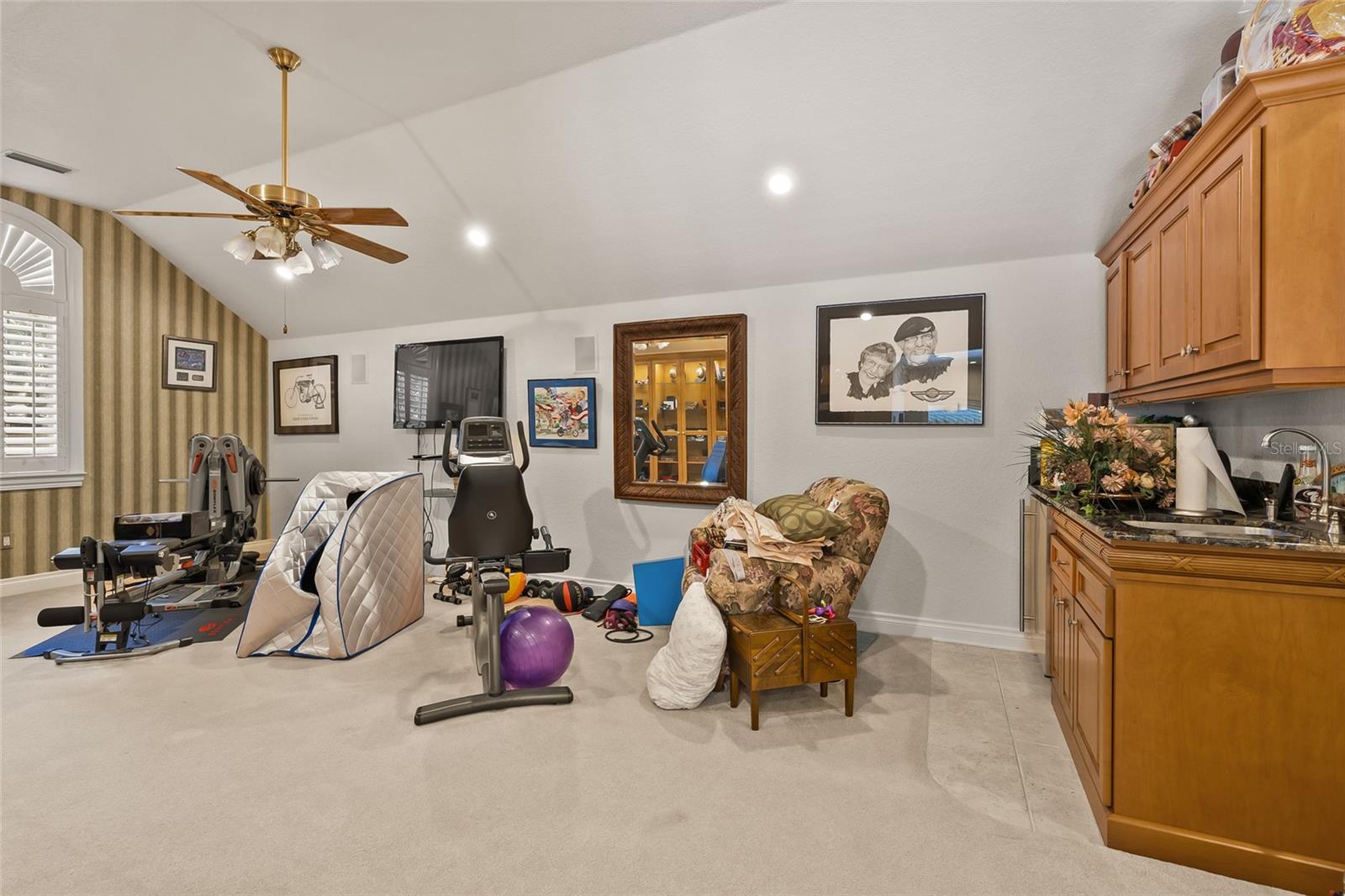 Listing photo id 44 for 8402 Tallahassee Drive Ne