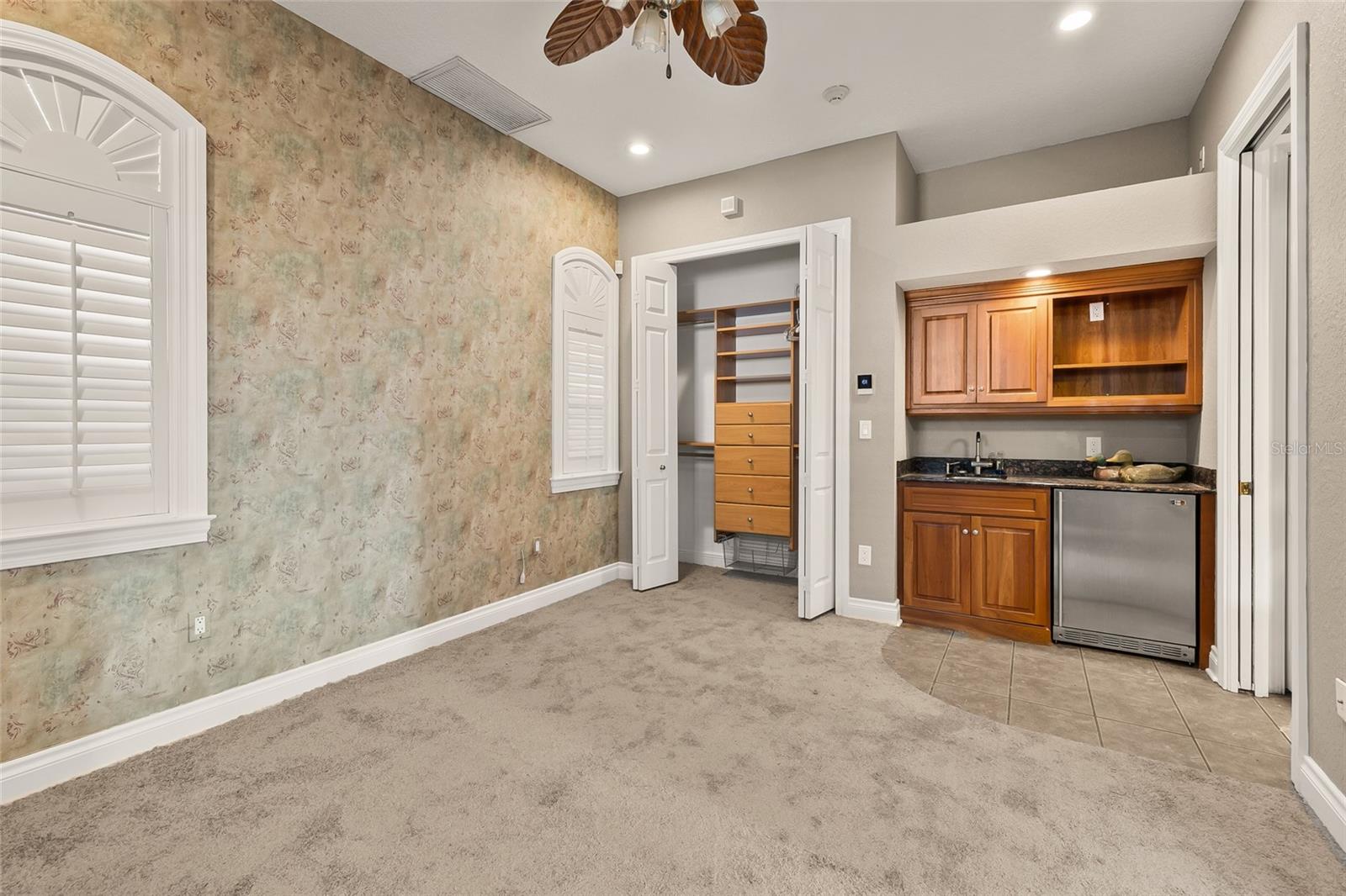 Listing photo id 46 for 8402 Tallahassee Drive Ne