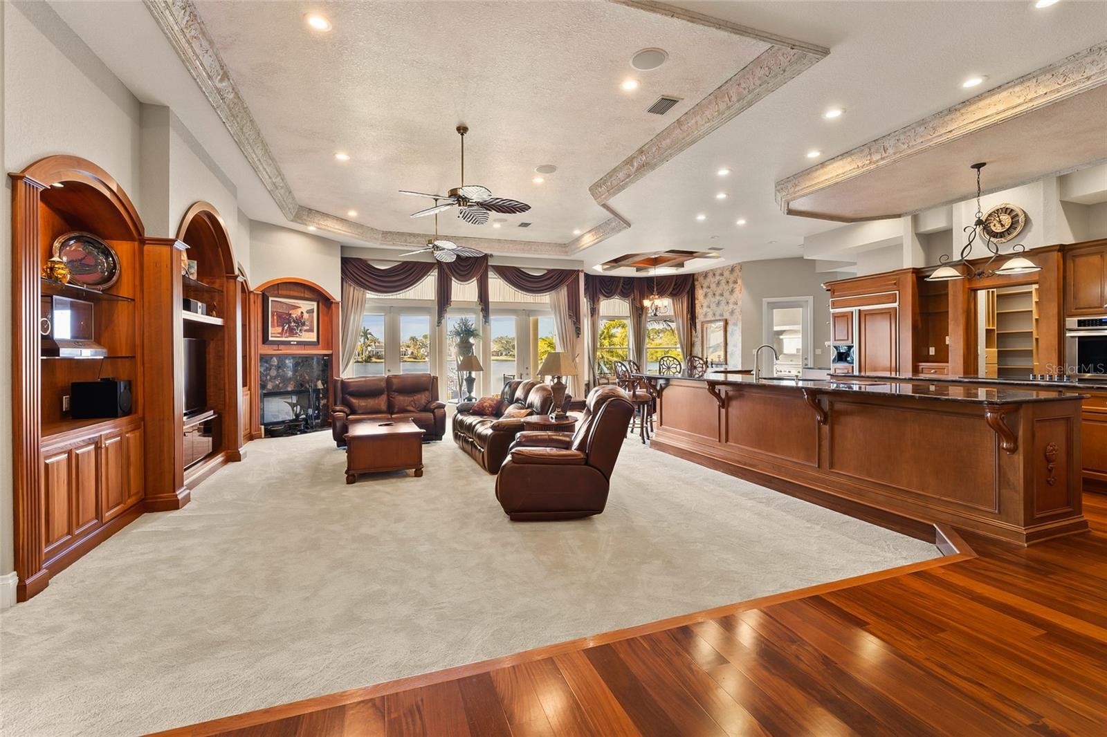 Listing photo id 6 for 8402 Tallahassee Drive Ne