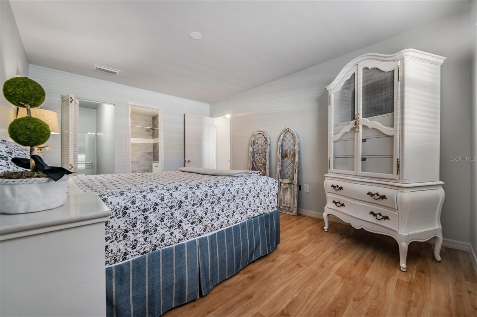 Image 23 of 45 For 5521 80th Street N 205