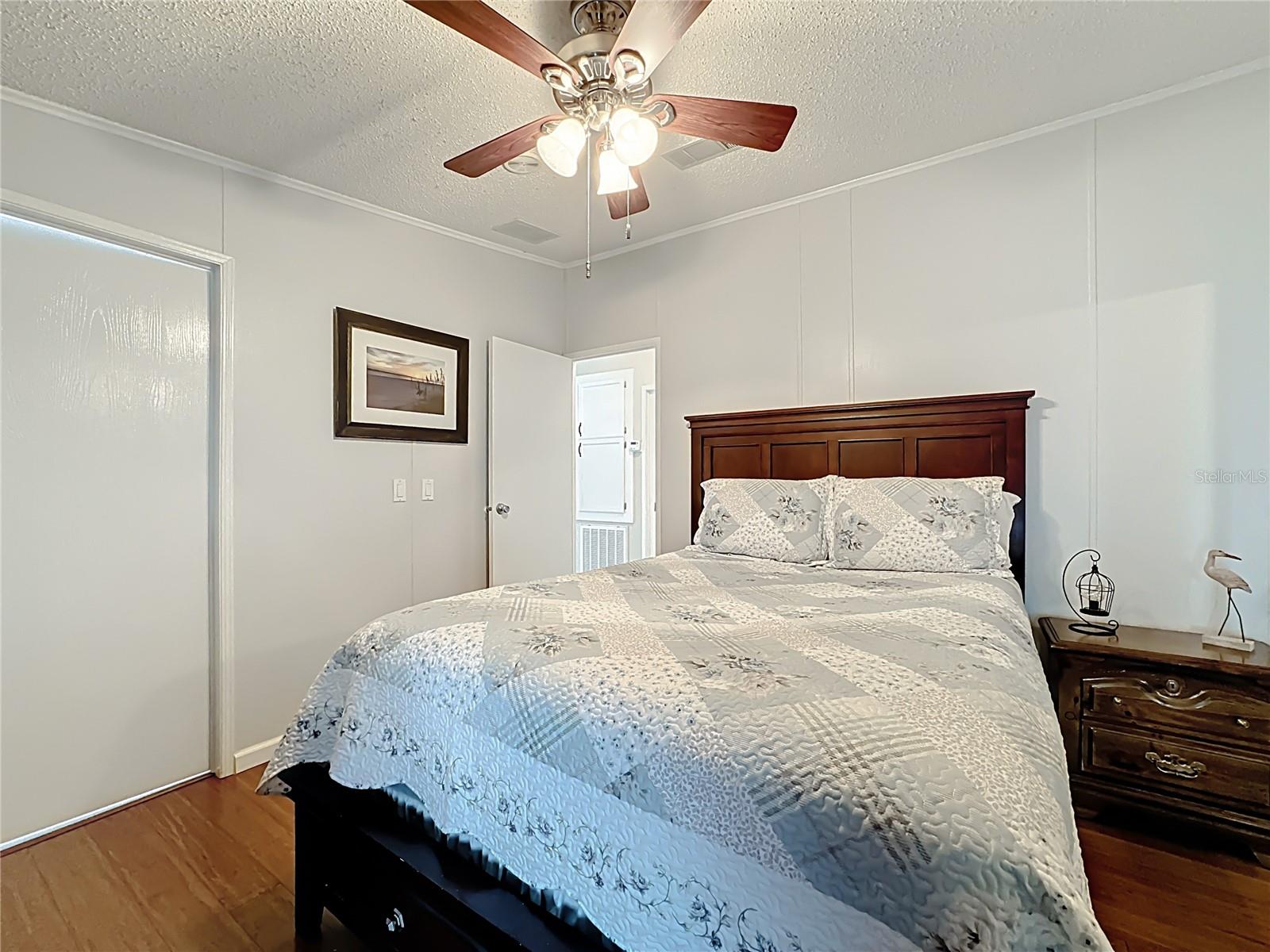 Image 14 of 24 For 355 Gracie Avenue N