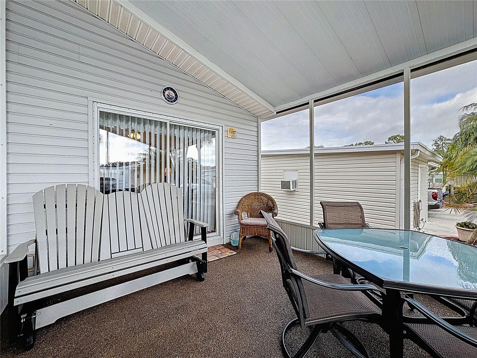 Image 19 of 24 For 355 Gracie Avenue N