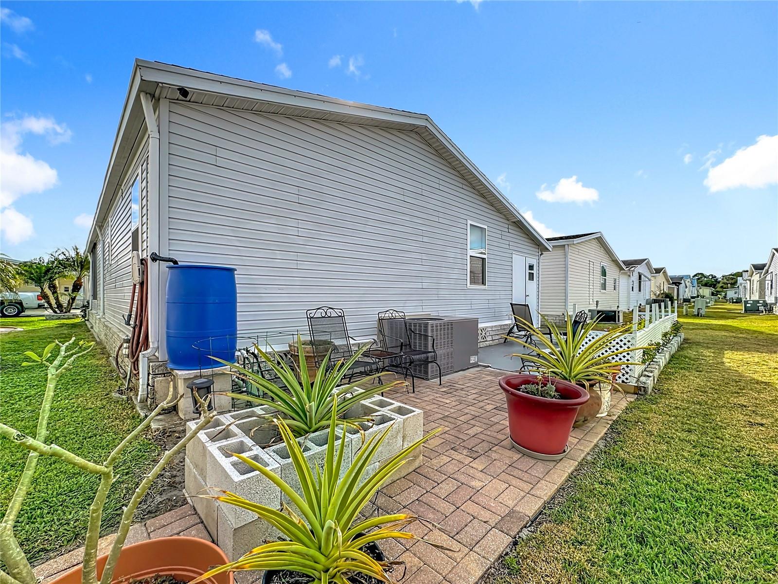 Image 2 of 24 For 355 Gracie Avenue N