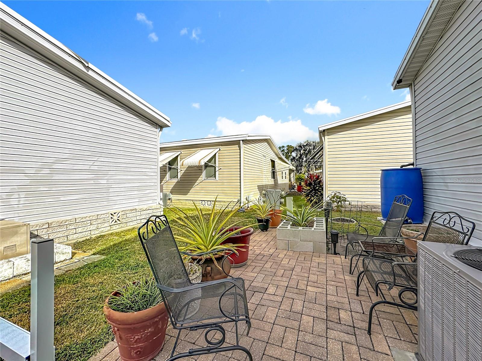 Image 22 of 24 For 355 Gracie Avenue N