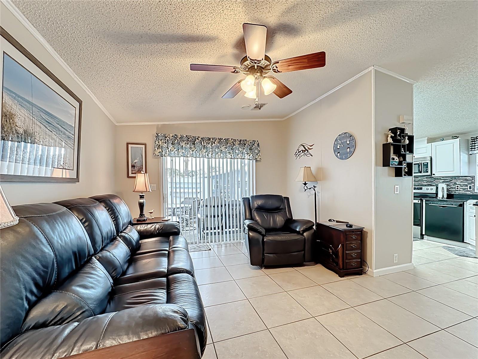 Image 9 of 24 For 355 Gracie Avenue N